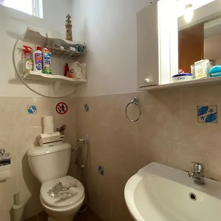 Kır Evi Aggelina *